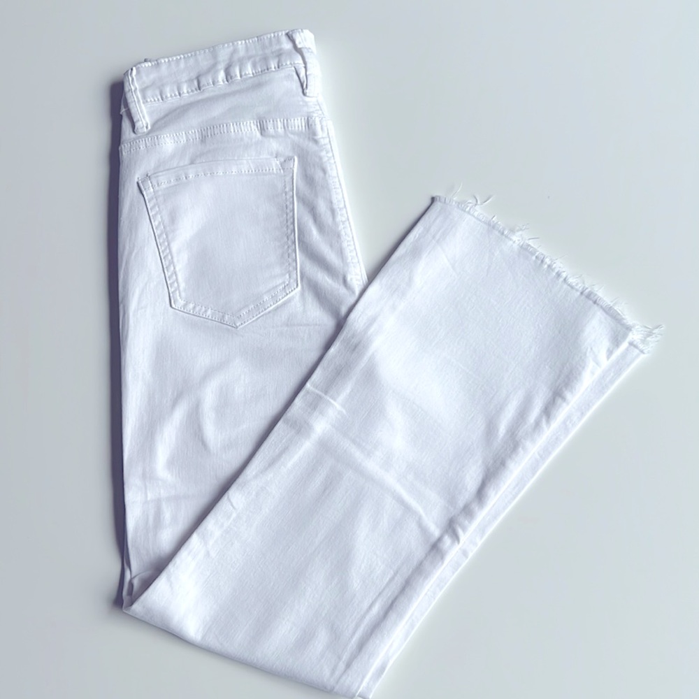 Refuge white jeans high waist, kick flare, distressed hem